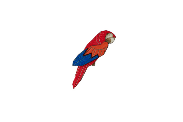 Drewniana broszka Ara Parrot